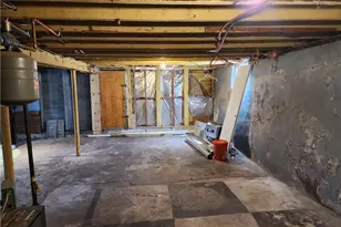 75 Prudence Ave, Providence, RI 02909 - Photo 8