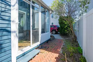 5 Amy St, Providence, RI 02906 - Photo 12