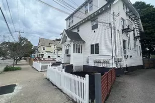 25 Wesleyan Ave, Providence, RI 02907 - Photo 2