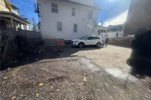 25 Wesleyan Ave, Providence, RI 02907 - Photo 4