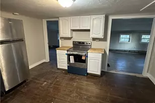 8 Lake Ct Ct, Hopkinton, RI 02804 - Photo 4