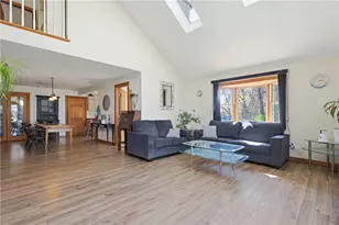 68 Pershing Ave, Tiverton, RI 02878 - Photo 4