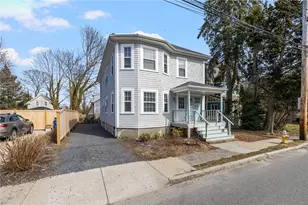 58 Gibbs Ave, Newport, RI 02840 - Photo 2