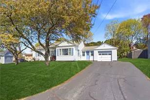 15 Vly Vw Dr, Cumberland, RI 02864 - Photo 2
