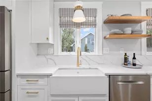 10 Manse Ct, Warwick, RI 02888 - Photo 12