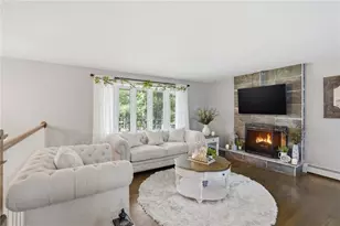 75 Oak Dell Cir, East Greenwich, RI 02818 - Photo 4