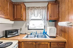 534 Forest Park Rd, Middletown, RI 02842 - Photo 10