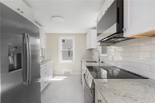 44 Ideal Ct, Warwick, RI 02818 - Photo 10