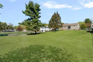 44 Ideal Ct, Warwick, RI 02818 - Photo 24