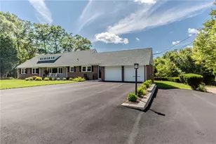 15 Golden View Dr, Johnston, RI 02919 - Photo 2