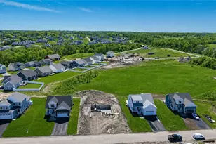 152 Revolution Wy, Middletown, RI 02871 - Photo 2
