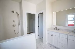 152 Revolution Wy, Middletown, RI 02871 - Photo 4