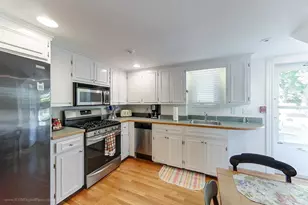34 Catherine St, Newport, RI 02840 - Photo 8