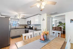 60 Greeley St, Pawtucket, RI 02861 - Photo 10