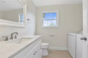 24 Blackburn St, Warwick, RI 02886 - Photo 8