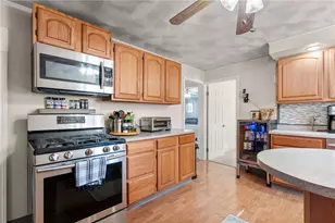 16 Elizabeth Ave, Smithfield, RI 02917 - Photo 14