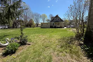 35 Highland Ave, South Kingstown, RI 02879 - Photo 12