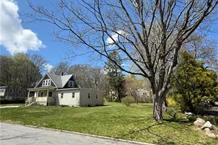 35 Highland Ave, South Kingstown, RI 02879 - Photo 2