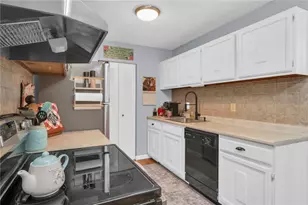 1560 Douglas Ave, North Providence, RI 02904 - Photo 16