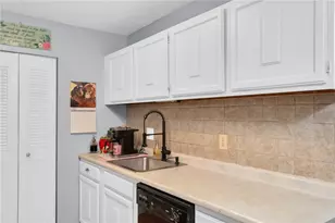 1560 Douglas Ave, North Providence, RI 02904 - Photo 18