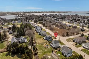 17 Clifford Dr, Westerly, RI 02891 - Photo 4