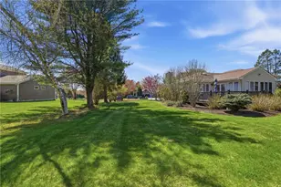122 Mystery Farms Dr, Cranston, RI 02921 - Photo 46