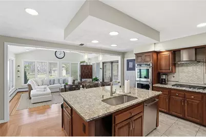 122 Mystery Farms Drive, Cranston, RI 02921 - Photo 2
