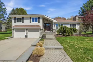 122 Mystery Farms Dr, Cranston, RI 02921 - Photo 1