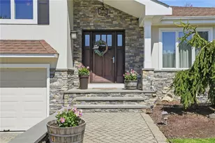 122 Mystery Farms Dr, Cranston, RI 02921 - Photo 8
