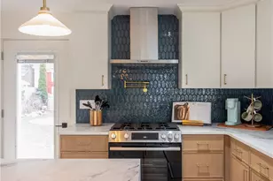 7 Dearborn St, Newport, RI 02840 - Photo 12