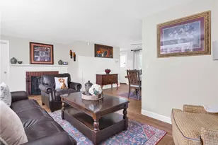 29 Sweetbriar Dr, Cranston, RI 02920 - Photo 10