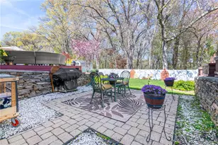 29 Sweetbriar Dr, Cranston, RI 02920 - Photo 34