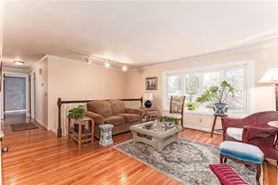 8 Gillooly Dr, Warwick, RI 02888 - Photo 10