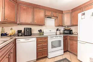8 Gillooly Dr, Warwick, RI 02888 - Photo 14
