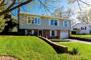 8 Gillooly Dr, Warwick, RI 02888 - Photo 2