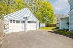 103 Clews St, Pawtucket, RI 02861 - Photo 4
