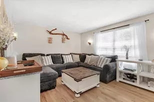 17 Pine Ave, Coventry, RI 02816 - Photo 4