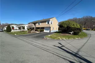43 Bicentennial Way, North Providence, RI 02911 - Photo 2