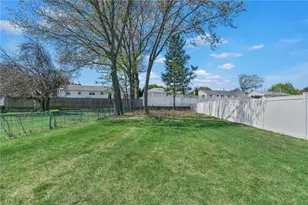 28 Ashley St, Cranston, RI 02920 - Photo 30