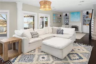 1090 Buttonwoods Ave, Warwick, RI 02886 - Photo 10