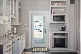 1090 Buttonwoods Ave, Warwick, RI 02886 - Photo 20