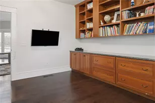 1090 Buttonwoods Ave, Warwick, RI 02886 - Photo 22