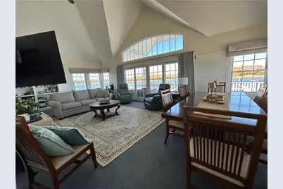67 Esmond Avenue, North Kingstown, RI 02852 - Photo 4