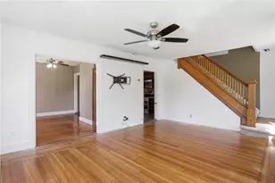 625 Oakland Beach Ave, Warwick, RI 02889 - Photo 18
