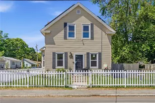 625 Oakland Beach Ave, Warwick, RI 02889 - Photo 4