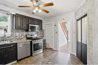 625 Oakland Beach Avenue, Warwick, RI 02889 - Photo 8