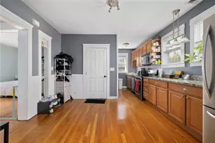 92 Colonial Rd, Providence, RI 02906 - Photo 32