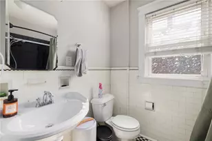 92 Colonial Rd, Providence, RI 02906 - Photo 40