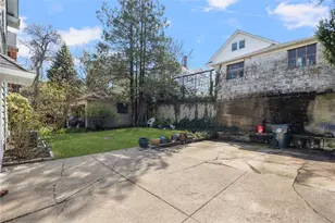 92 Colonial Rd, Providence, RI 02906 - Photo 46