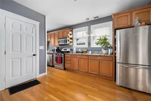 92 Colonial Rd, Providence, RI 02906 - Photo 30